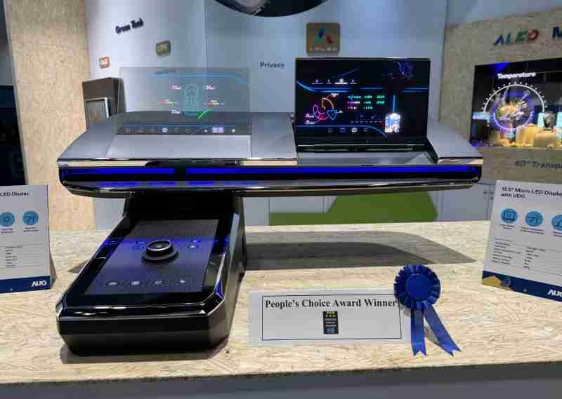 开云电子车用Micro LED Display HMI解决方案获”最佳车用显示奖”，，以用户为中心开发，，，针对前座驾驶与乘客设计兼具娱乐与安全的高画质屏幕，，，包含车舱前座的Micro LED透明屏幕及全球首款内建镜头的智慧Micro LED显示器